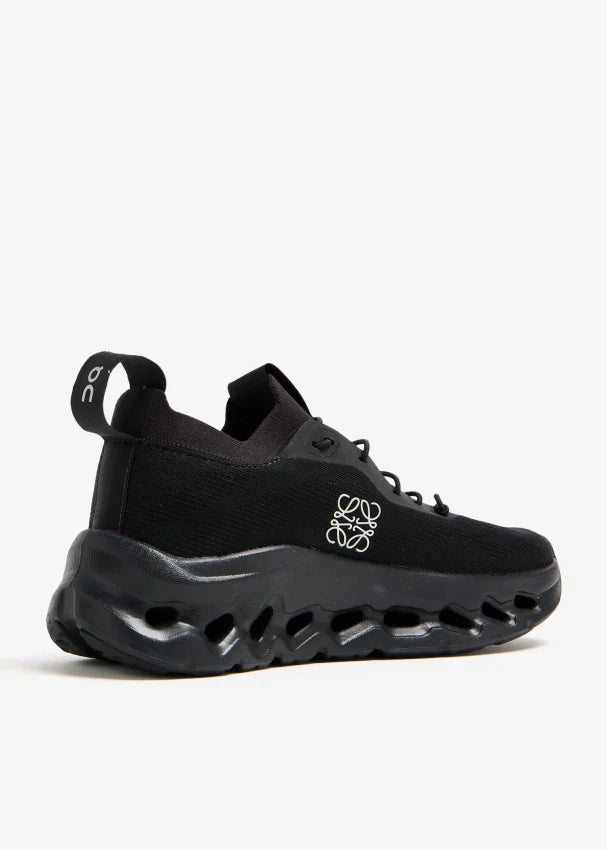 "LOEWE x On Cloudtilt running all black"